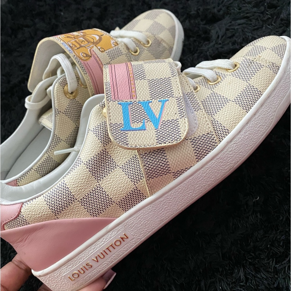 Louis Vuitton Womens sneakers . Great condition. Worn once . 100% Authentic